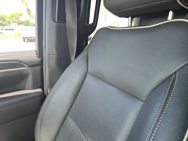 Used 2021 GMC Yukon SLT w/ SLT Premium Package image 19