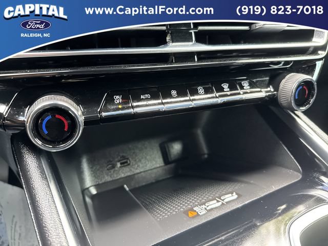 Used 2026 Chevrolet Traverse LT w/ Driver Confidence Package FWD image 29