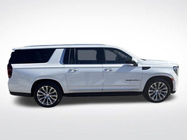 Used 2023 GMC Yukon XL Denali w/ Denali Reserve Package AWD/4WD image 12