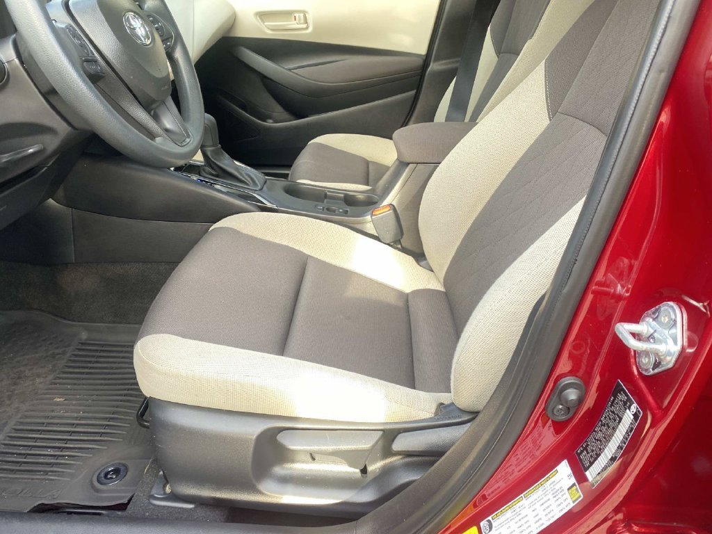 Used 2025 Toyota Corolla LE FWD image 18