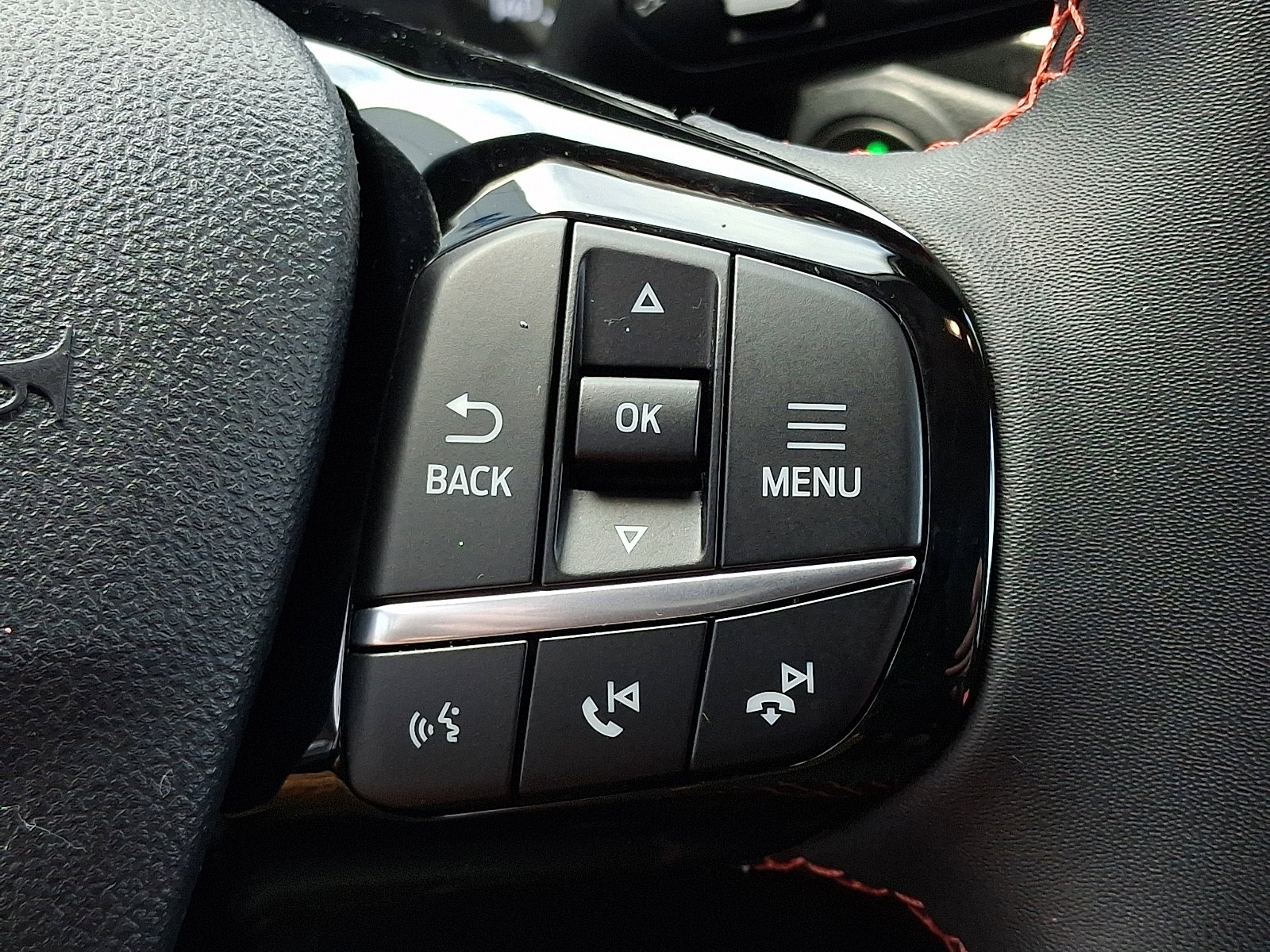 Certified 2022 Ford Escape SEL w/ SEL Stealth AWD Package image 25