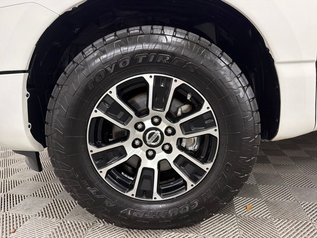 Used 2022 Nissan Titan SV image 15