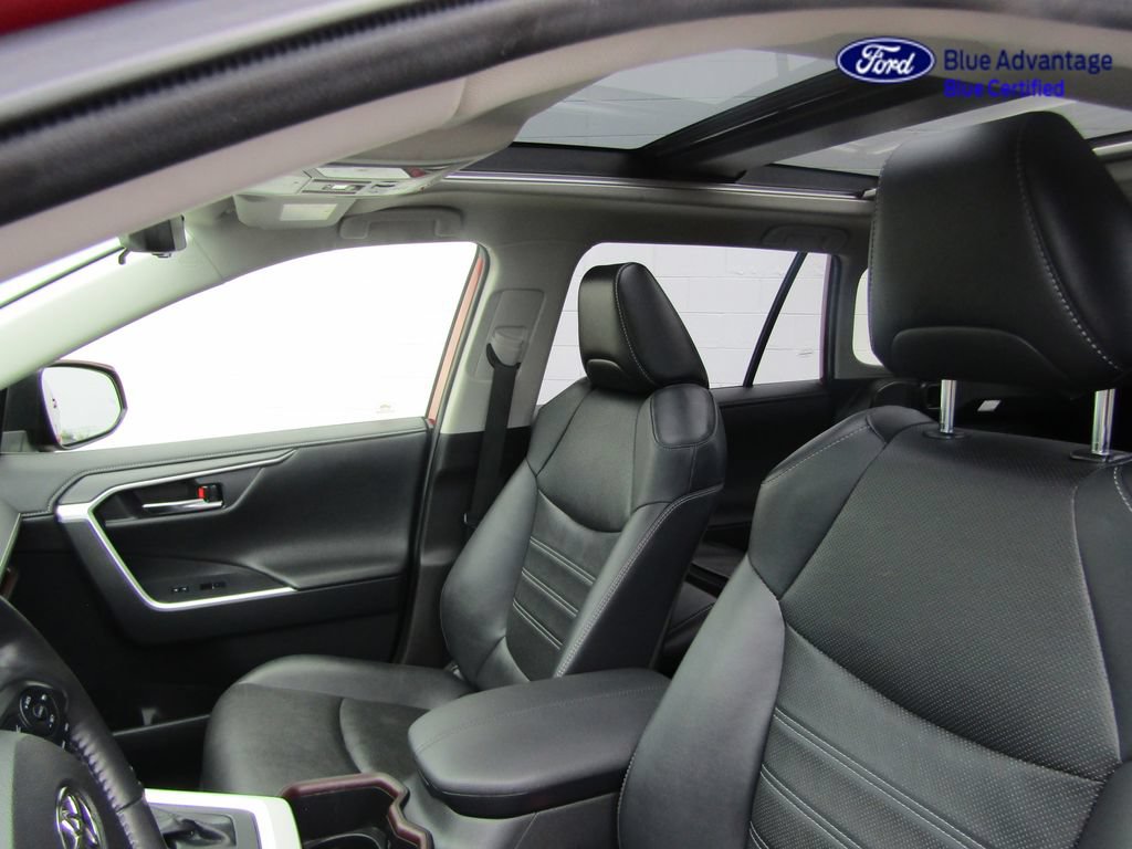 Used 2022 Toyota RAV4 Limited AWD/4WD image 3