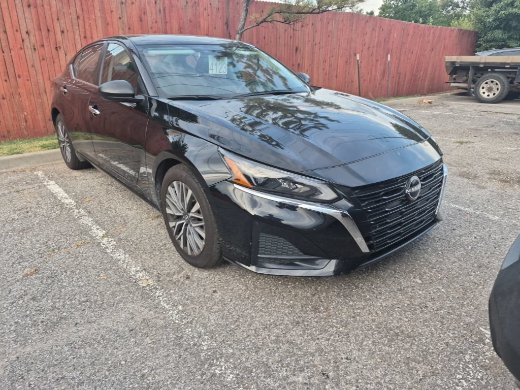 Used 2025 Nissan Altima 2.5 SV FWD image 20