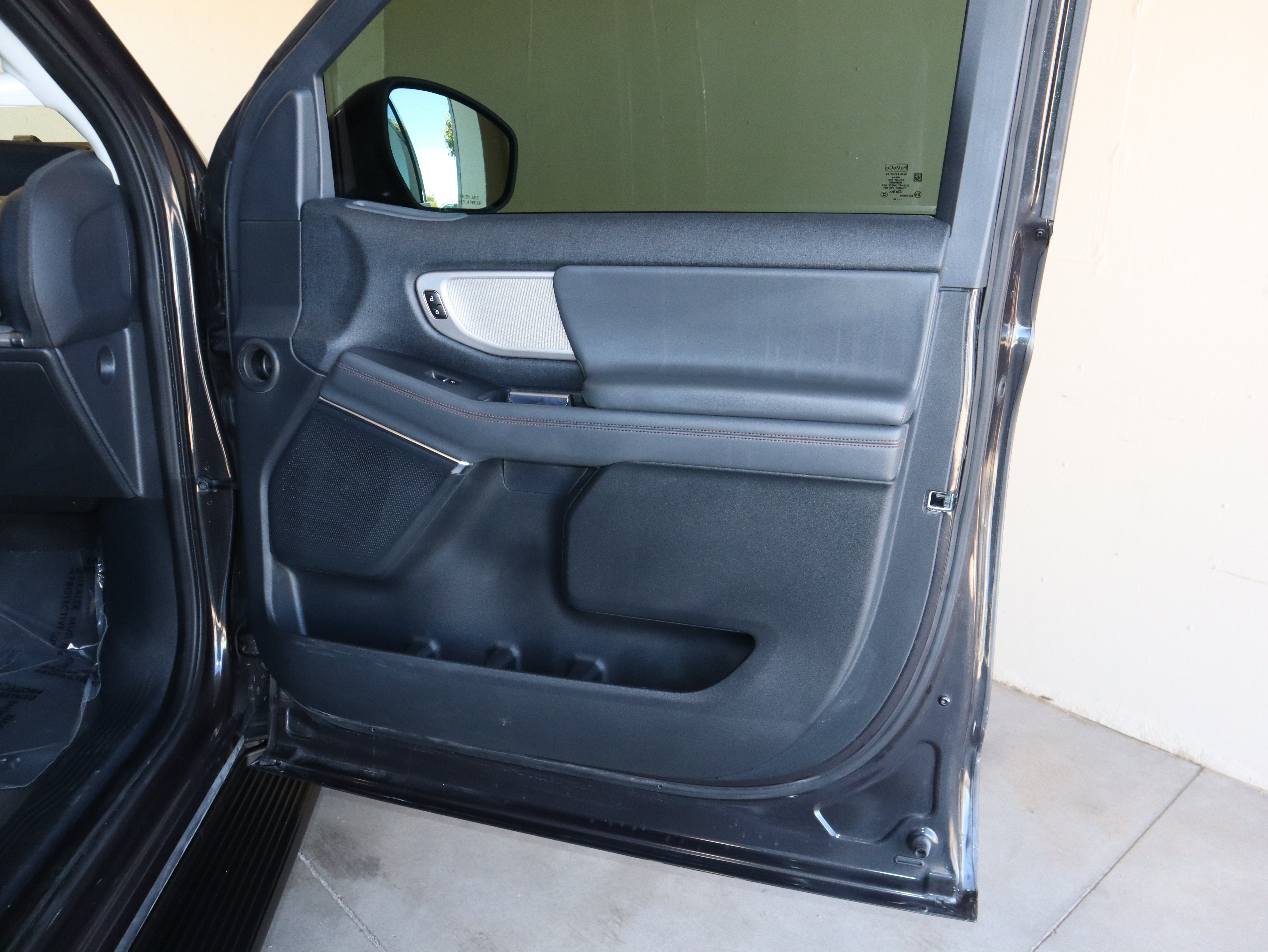 Certified 2025 Ford Expedition Active AWD/4WD image 46