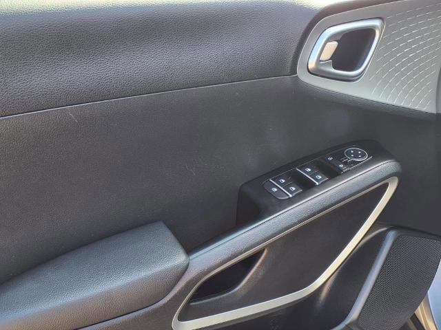 Used 2024 Kia Soul LX w/ Option Group 015 image 9