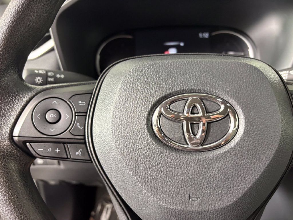 Used 2025 Toyota RAV4 XLE AWD/4WD image 23