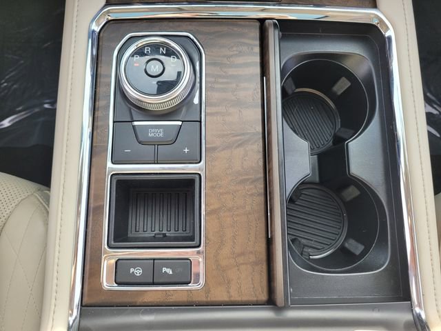 Certified 2018 Ford Expedition Platinum image 28