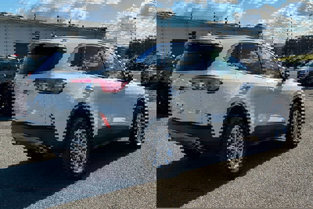 Certified 2022 Ford Escape SE w/ Convenience Package image 3