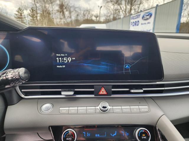 Used 2025 Hyundai Elantra SEL FWD image 13
