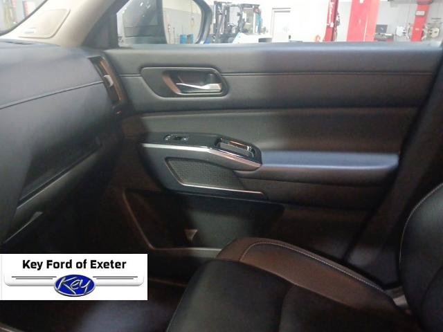 Used 2023 Nissan Pathfinder SL w/ SL Premium Package AWD/4WD image 29