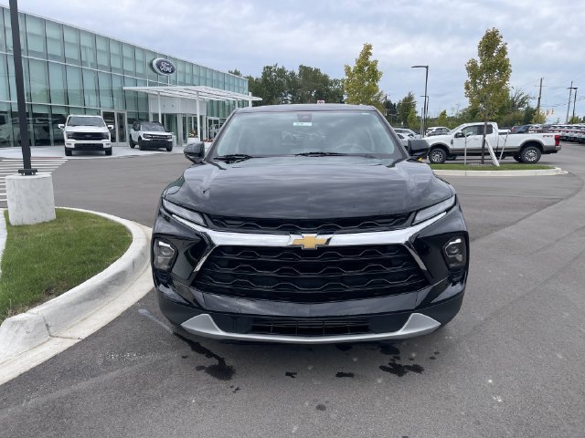 Used 2025 Chevrolet Blazer LT AWD/4WD image 8