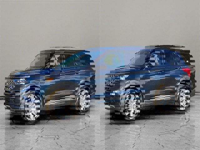 Certified 2022 Ford Explorer Limited w/ Equipment Group 301A image 3