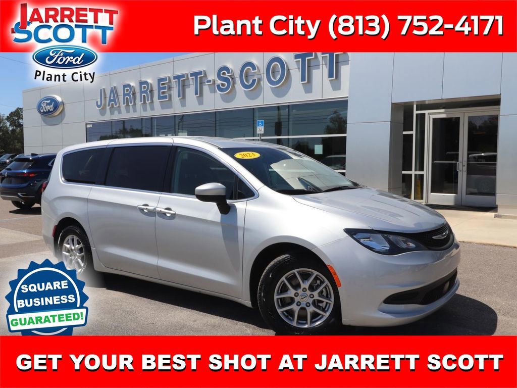 Used 2023 Chrysler Voyager LX FWD image 7