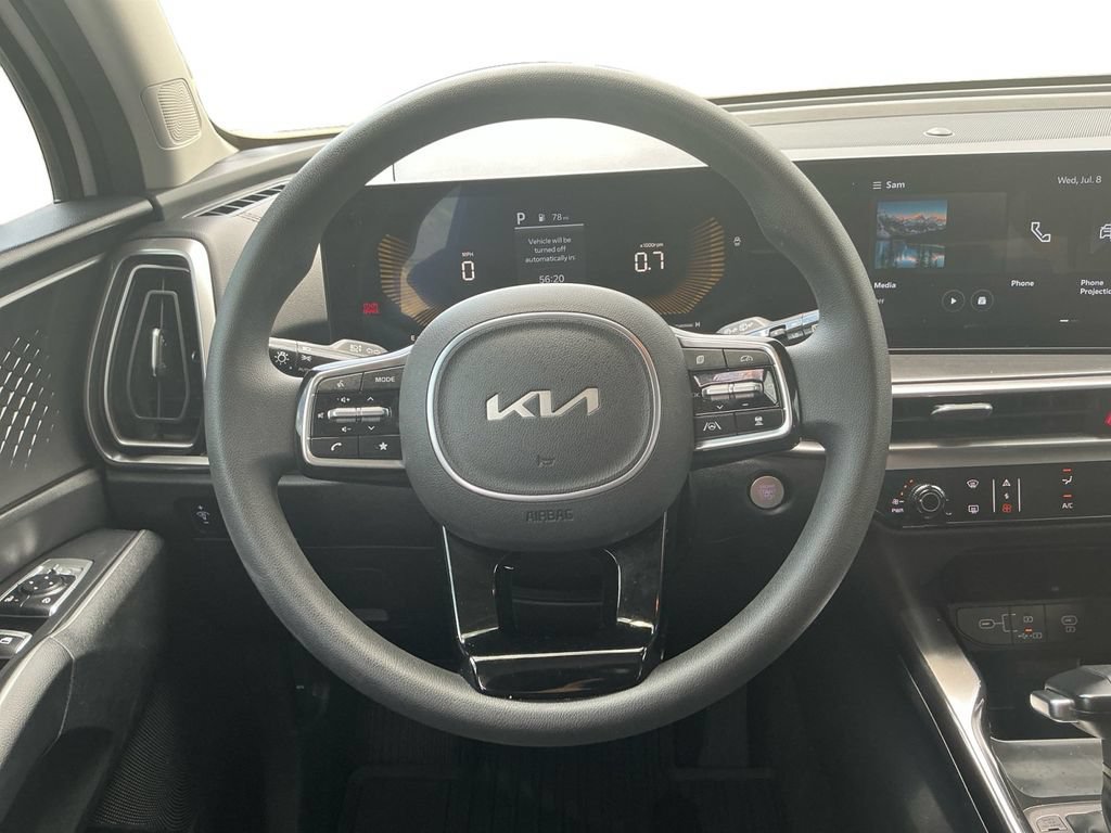 Used 2025 Kia Sorento LX FWD image 18