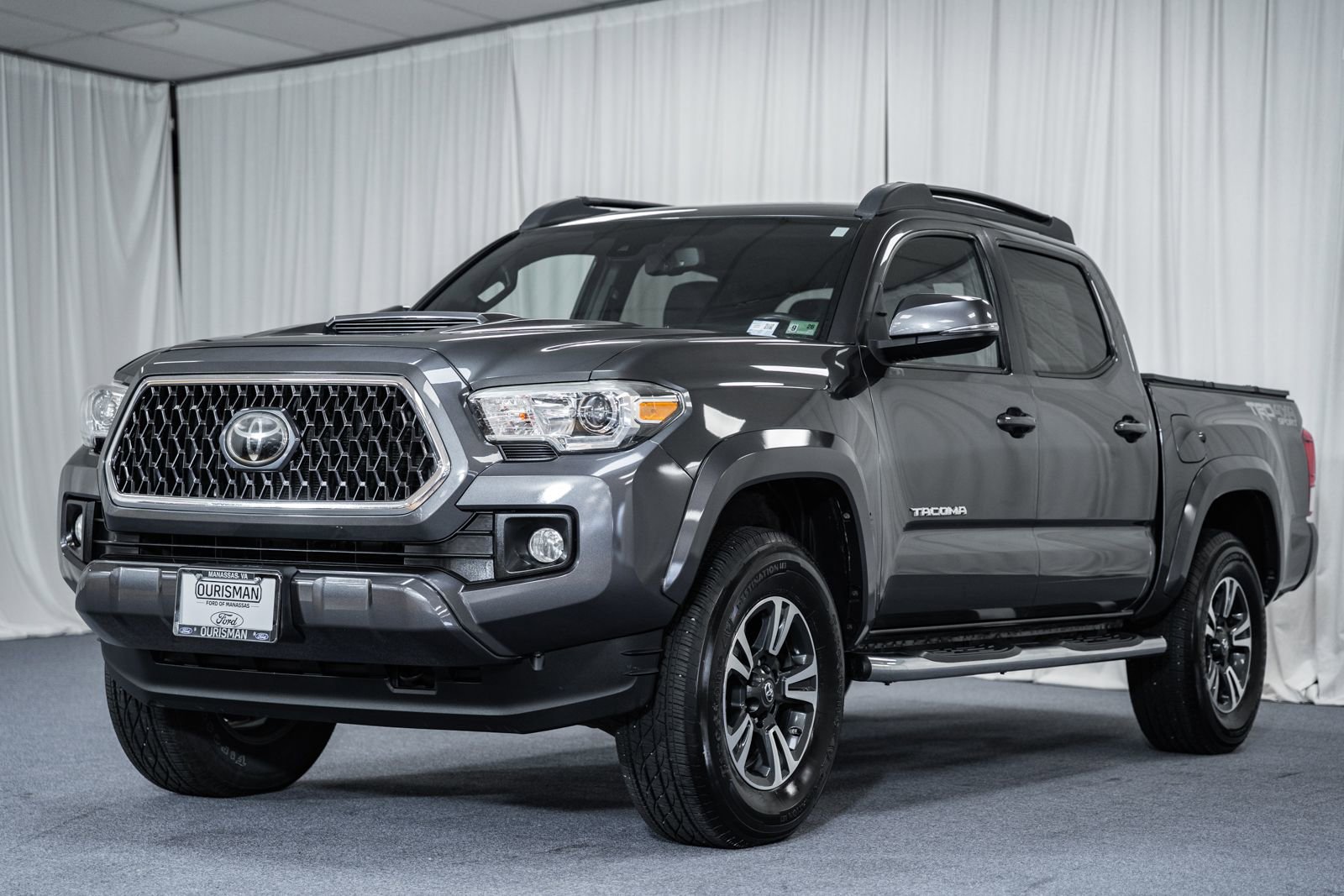 Used 2019 Toyota Tacoma TRD Sport image 3