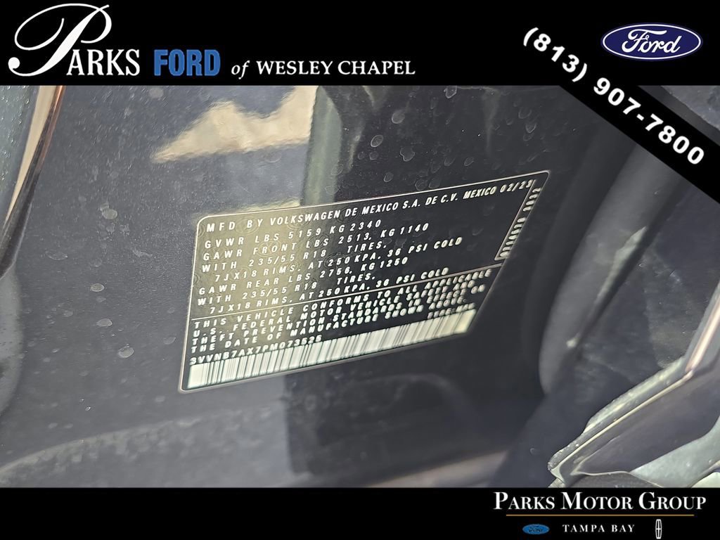 Used 2023 Volkswagen Tiguan SE w/ Panoramic Sunroof Package FWD image 33