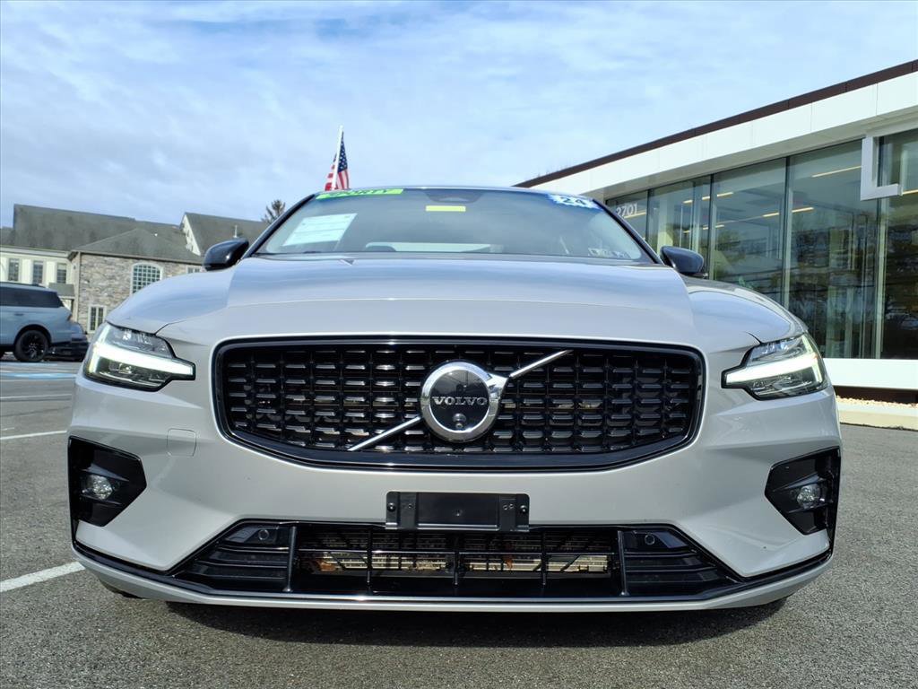 Used 2024 Volvo S60 B5 Plus image 9