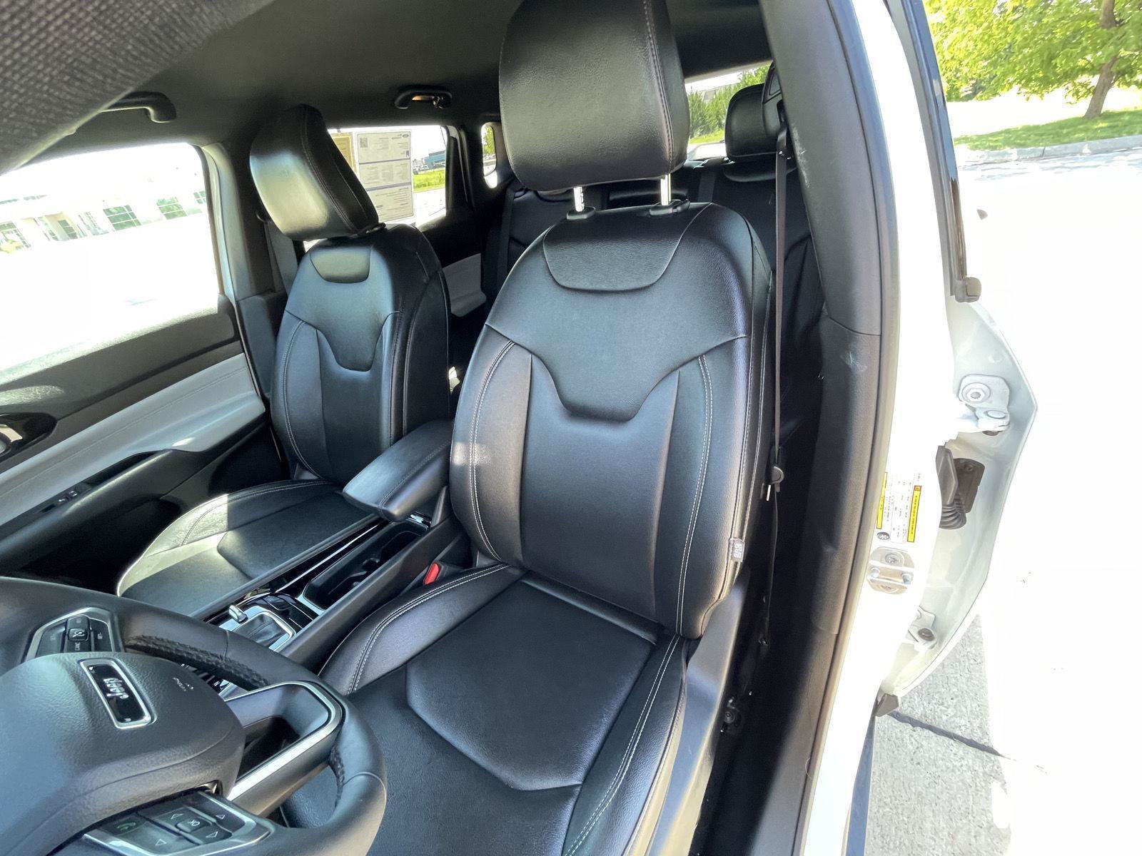 Used 2025 Jeep Compass Limited AWD/4WD image 18