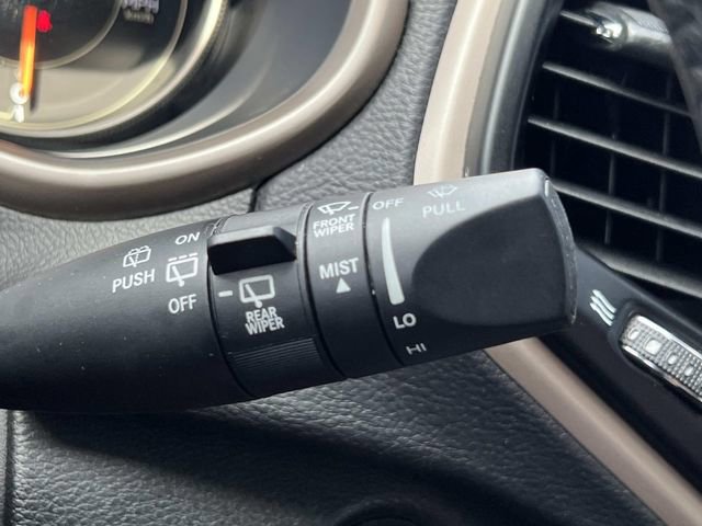 Used 2017 Jeep Cherokee Latitude w/ Safety/Convenience Group AWD/4WD image 30