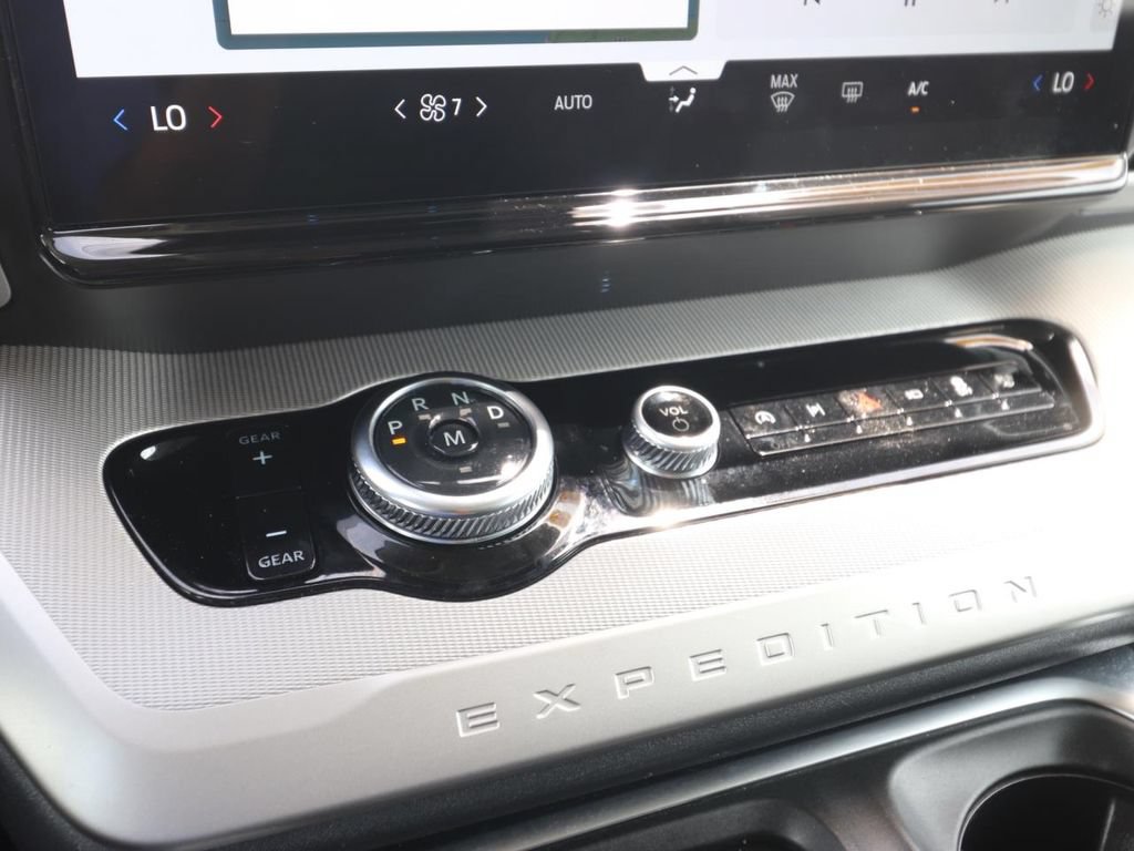 Certified 2025 Ford Expedition Active RWD image 22