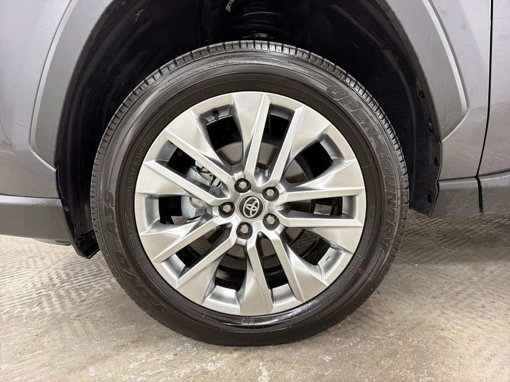 Used 2025 Toyota RAV4 XLE Premium FWD image 14