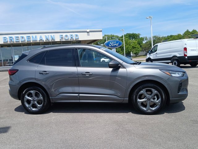 Certified 2023 Ford Escape ST-Line Select w/ Tech Pack #1 AWD/4WD image 3