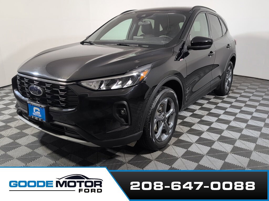 Certified 2025 Ford Escape ST-Line Select AWD/4WD image 4