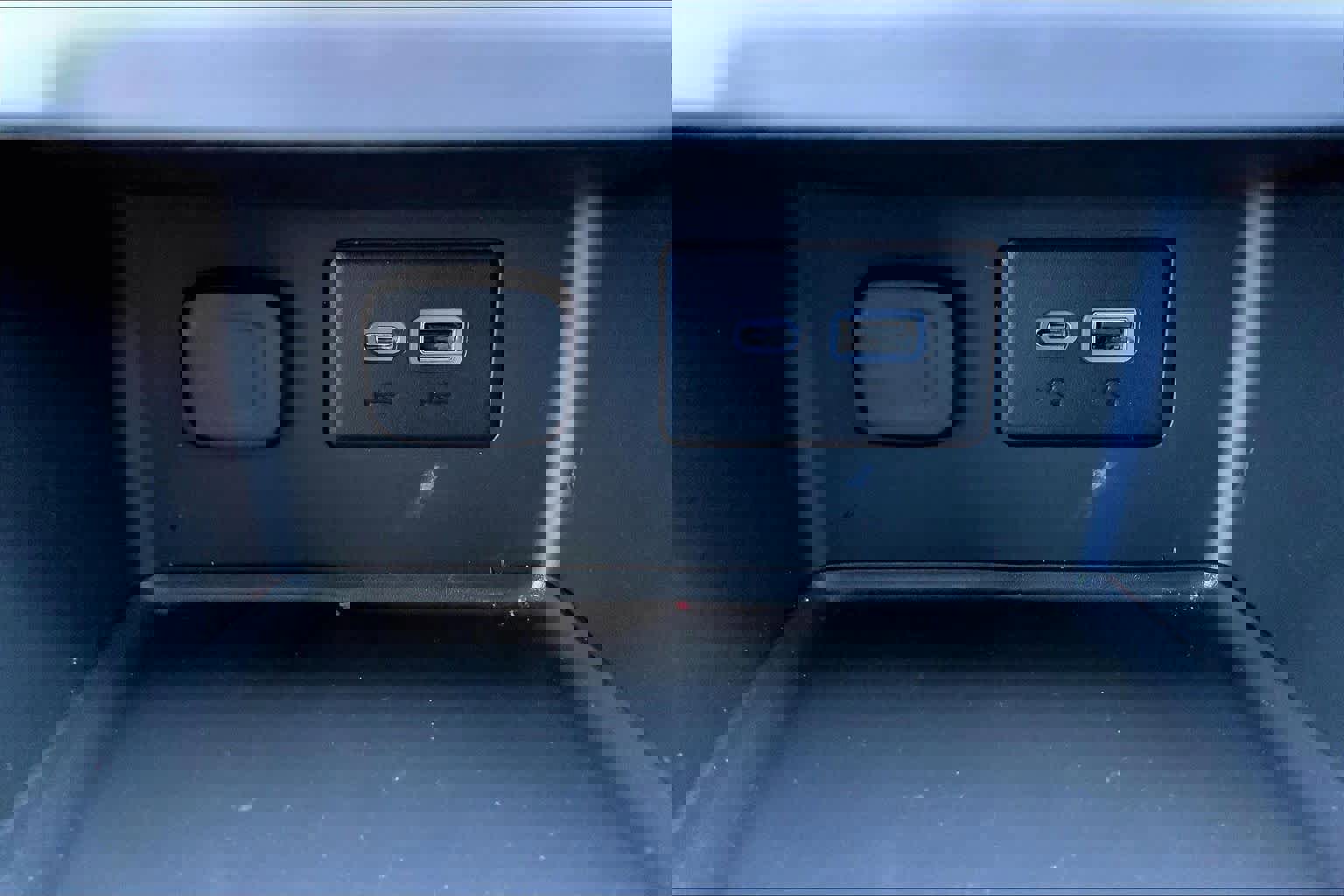 Certified 2023 GMC Acadia SLE w/ Driver Convenience Package image 35