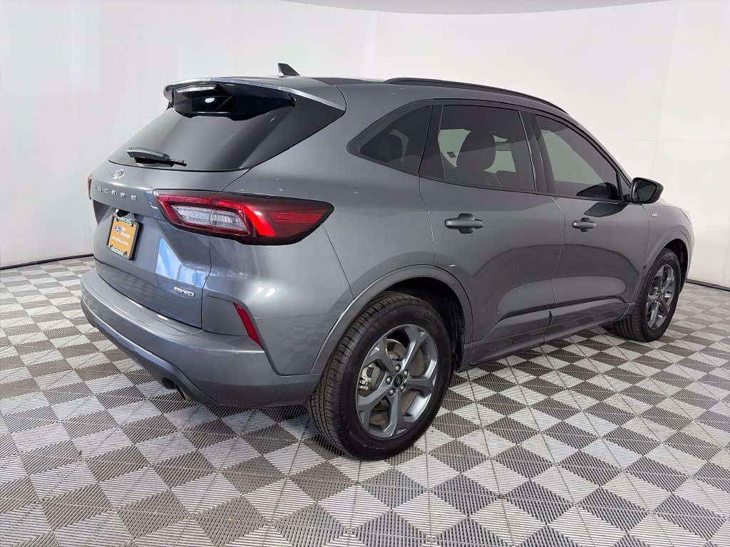 Certified 2024 Ford Escape ST-Line AWD/4WD image 7