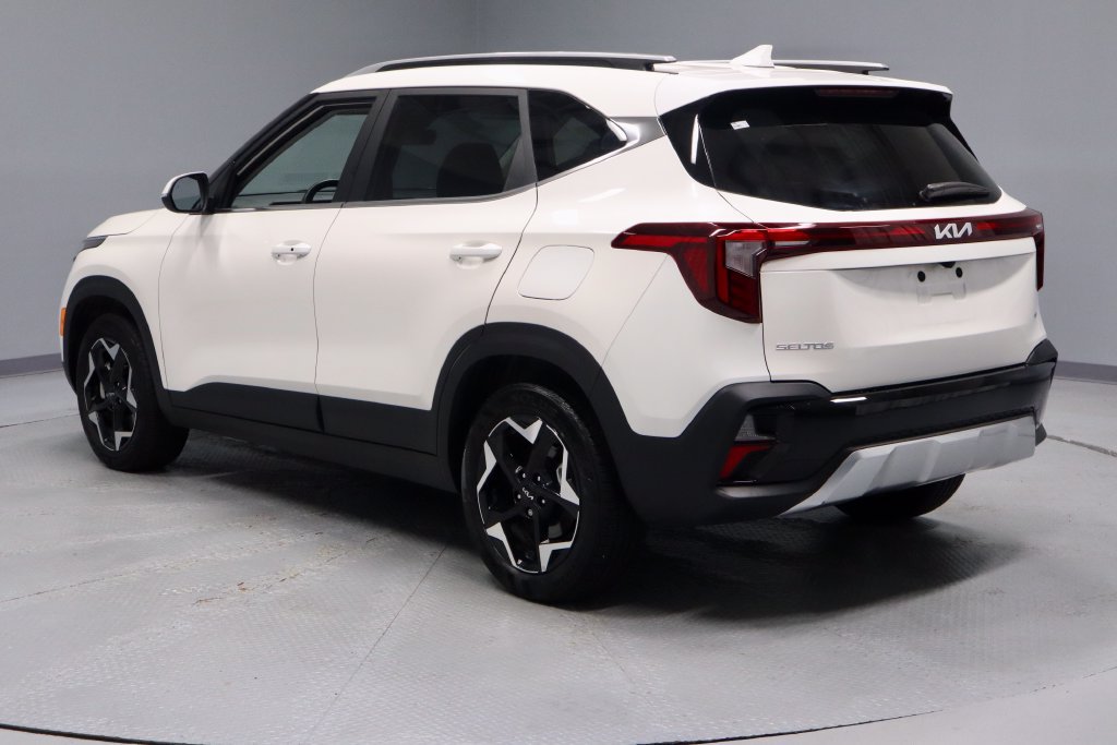 Used 2024 Kia Seltos EX AWD/4WD image 11