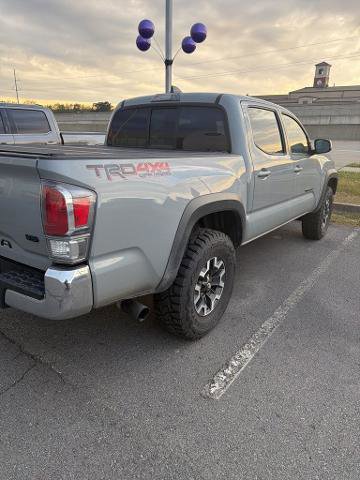 Used 2020 Toyota Tacoma TRD Off-Road image 3