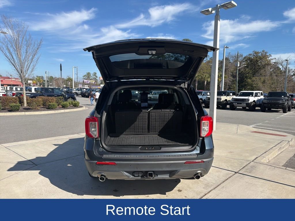 Certified 2022 Ford Explorer XLT w/ Equipment Group 202A image 9