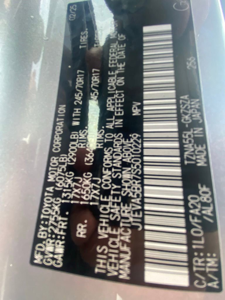 Used 2025 Toyota 4Runner SR5 AWD/4WD image 31