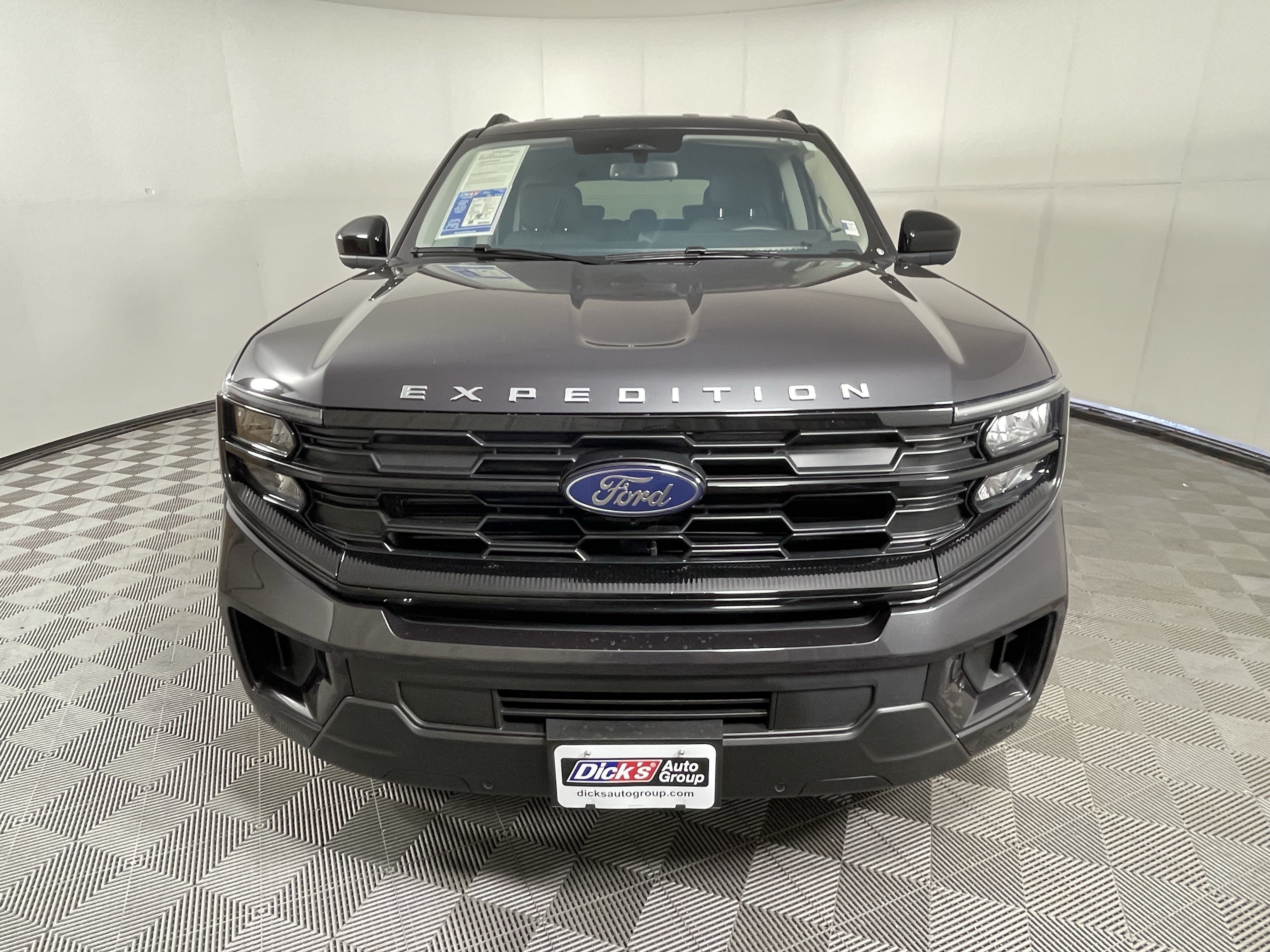 Certified 2025 Ford Expedition Active AWD/4WD image 8