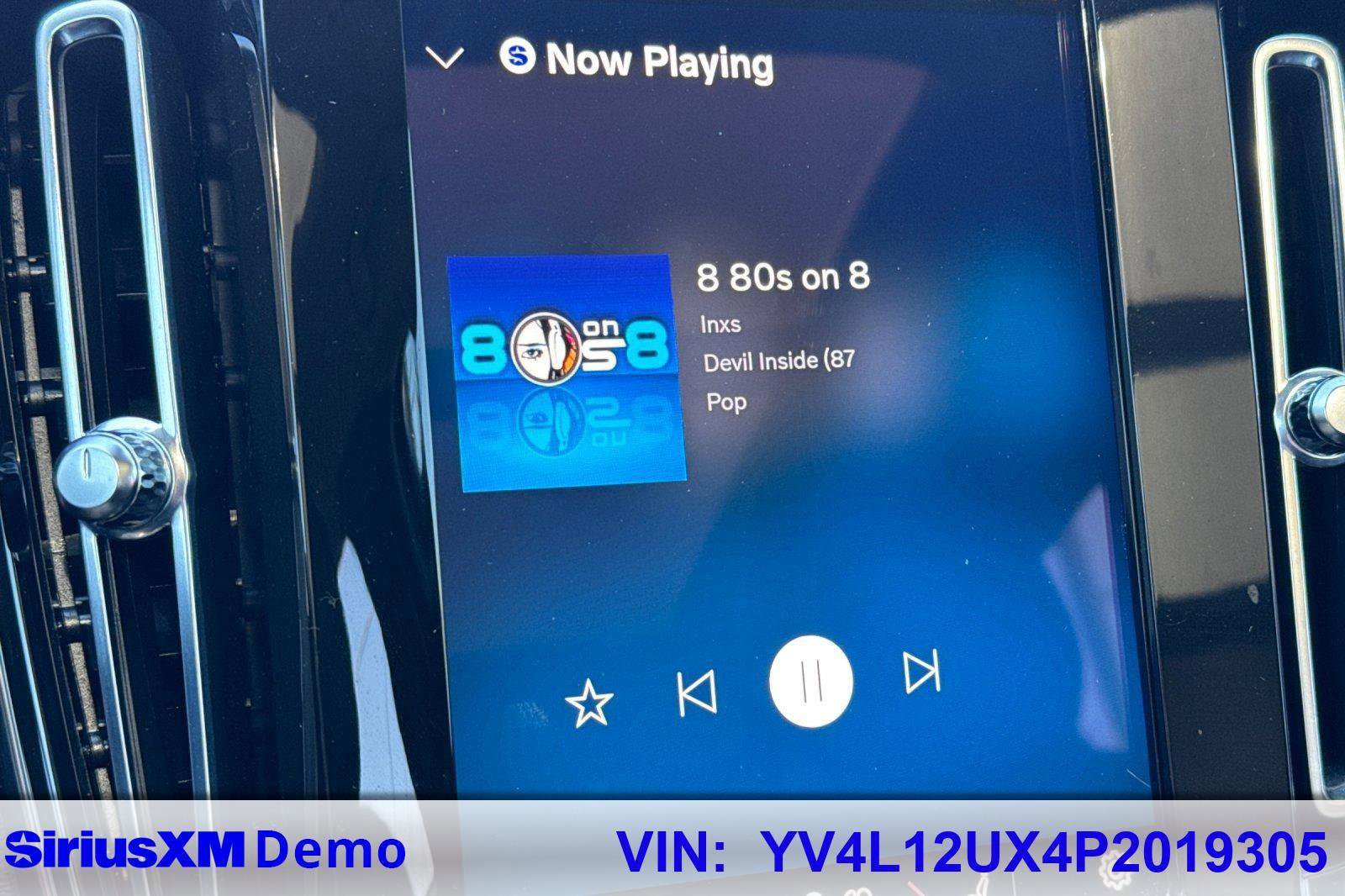 Used 2023 Volvo XC40 B5 Ultimate w/ Protection Package Premier image 36