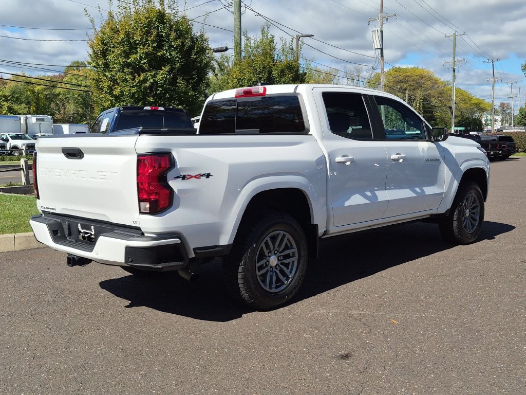 Used 2023 Chevrolet Colorado LT w/ LT Convenience Package II AWD/4WD image 13