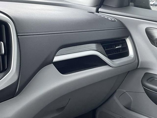 Used 2024 GMC Terrain SLE w/ Driver Convenience Package image 35