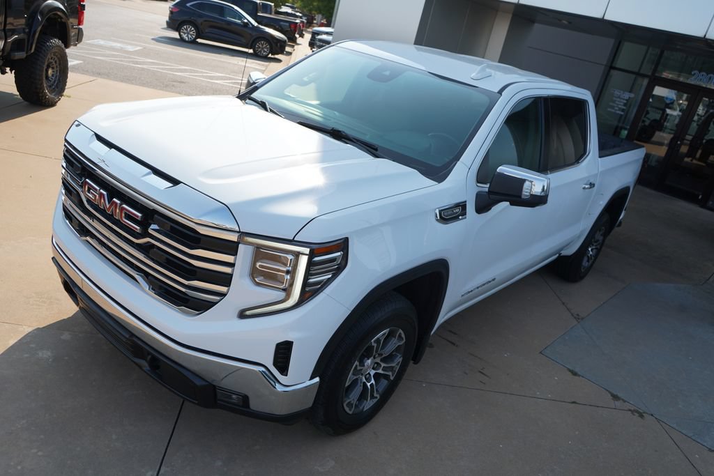 Used 2025 GMC Sierra 1500 SLT RWD image 12
