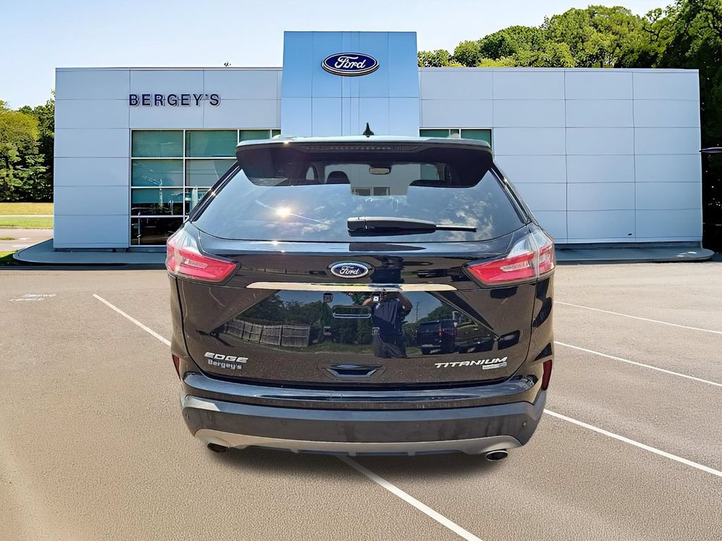 Certified 2019 Ford Edge Titanium w/ Cold Weather Package AWD/4WD image 7