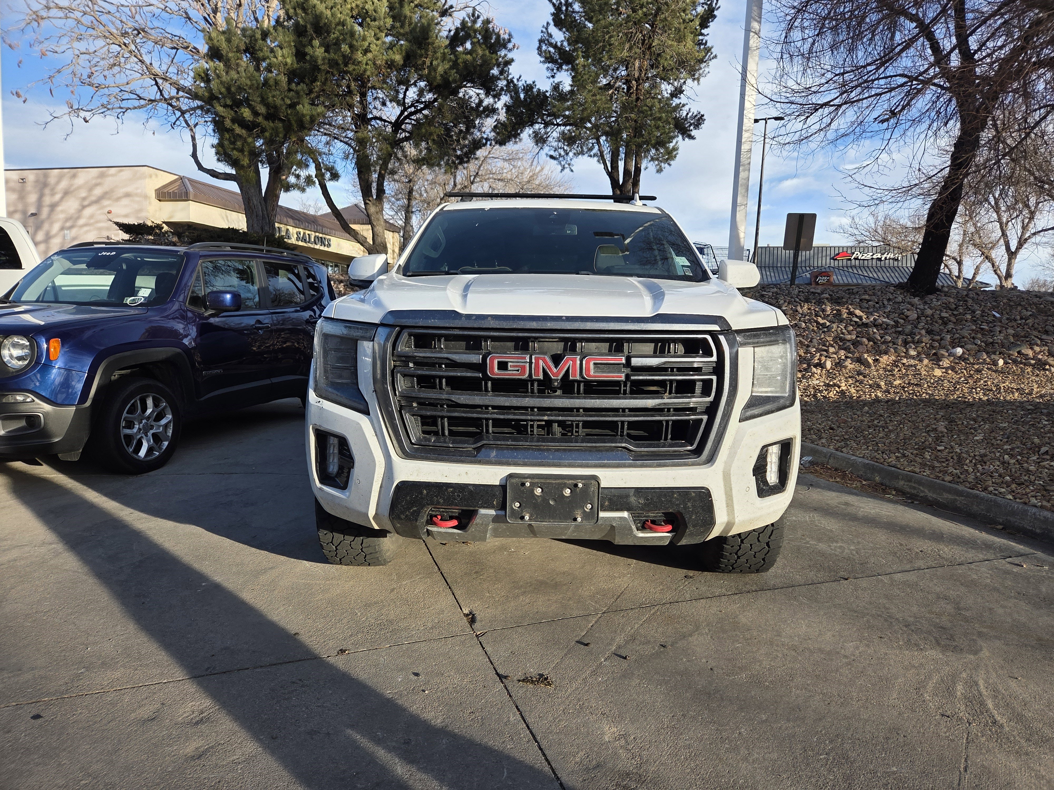 Used 2023 GMC Yukon AT4 w/ Technology Package image 3