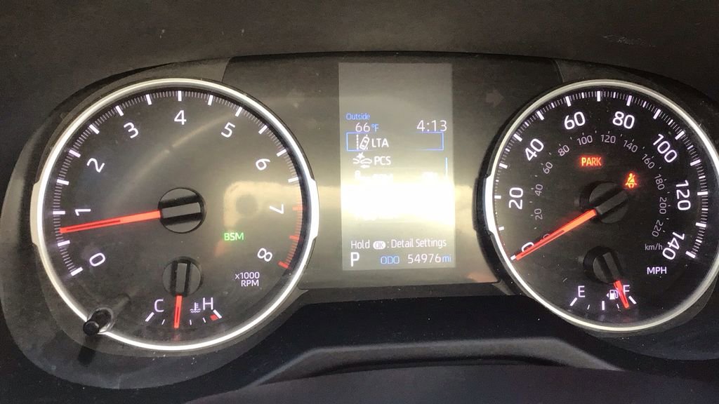 Used 2022 Toyota RAV4 XLE Premium image 30