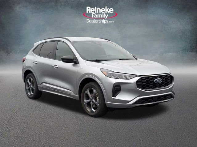 Certified 2023 Ford Escape ST-Line w/ Tech Pack #1 AWD/4WD image 3