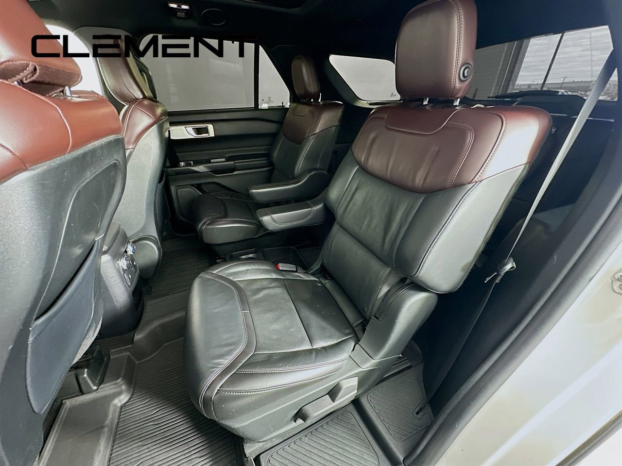 Certified 2020 Ford Explorer Platinum w/ Premium Technology Package image 33