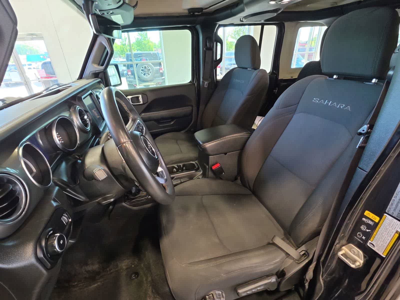 Used 2023 Jeep Wrangler Unlimited Sahara AWD/4WD image 14