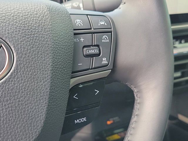 Used 2025 Toyota Camry XSE FWD image 26