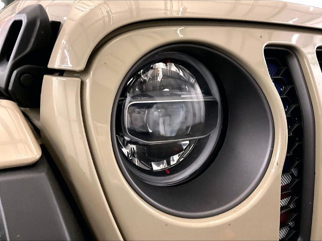 Used 2022 Jeep Gladiator Mojave w/ LED Lighting Group AWD/4WD image 27