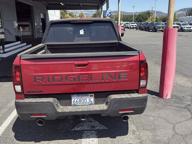 Used 2025 Honda Ridgeline Black Edition image 4