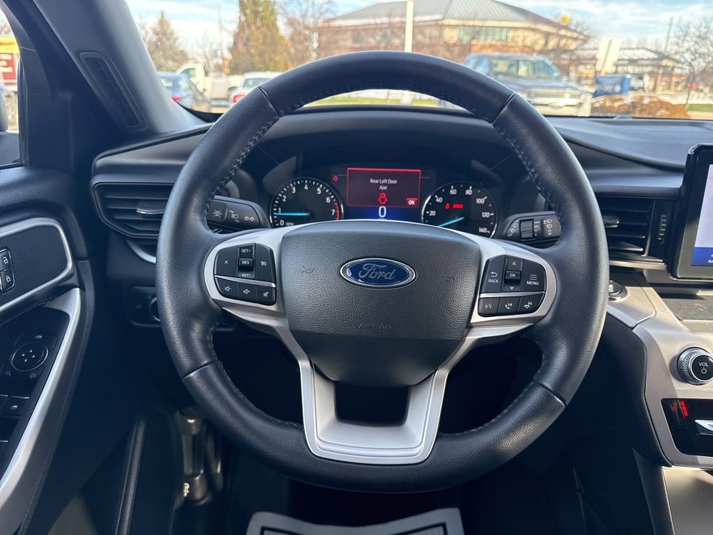 Certified 2022 Ford Explorer XLT image 27