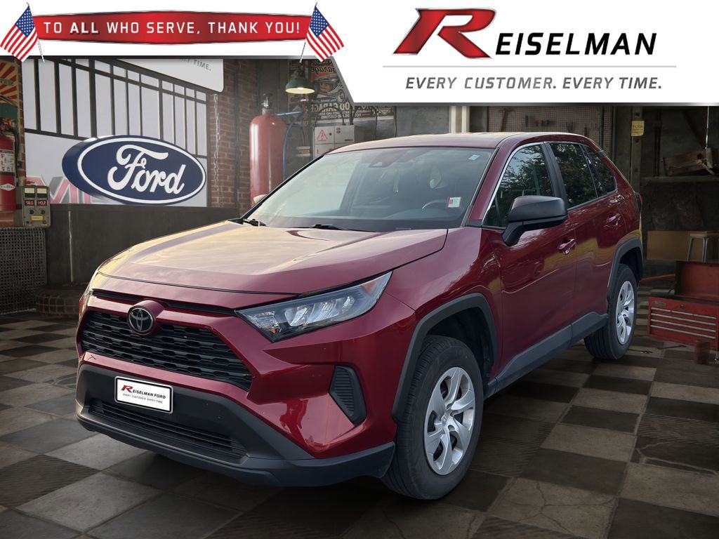 Used 2022 Toyota RAV4 LE FWD image 1